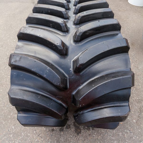 Rubber caterpillar tractor track